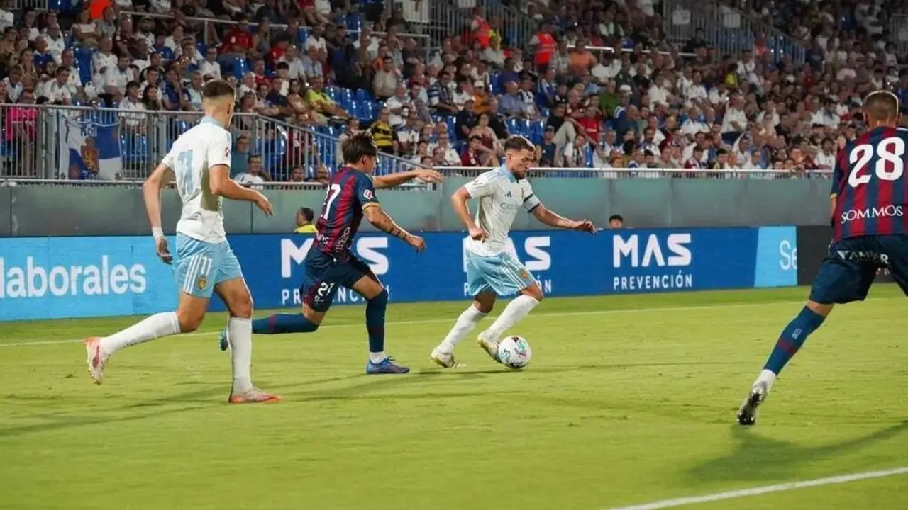 El Real Zaragoza se estrena en la temporada en Anoeta | Foto: SD Huesca