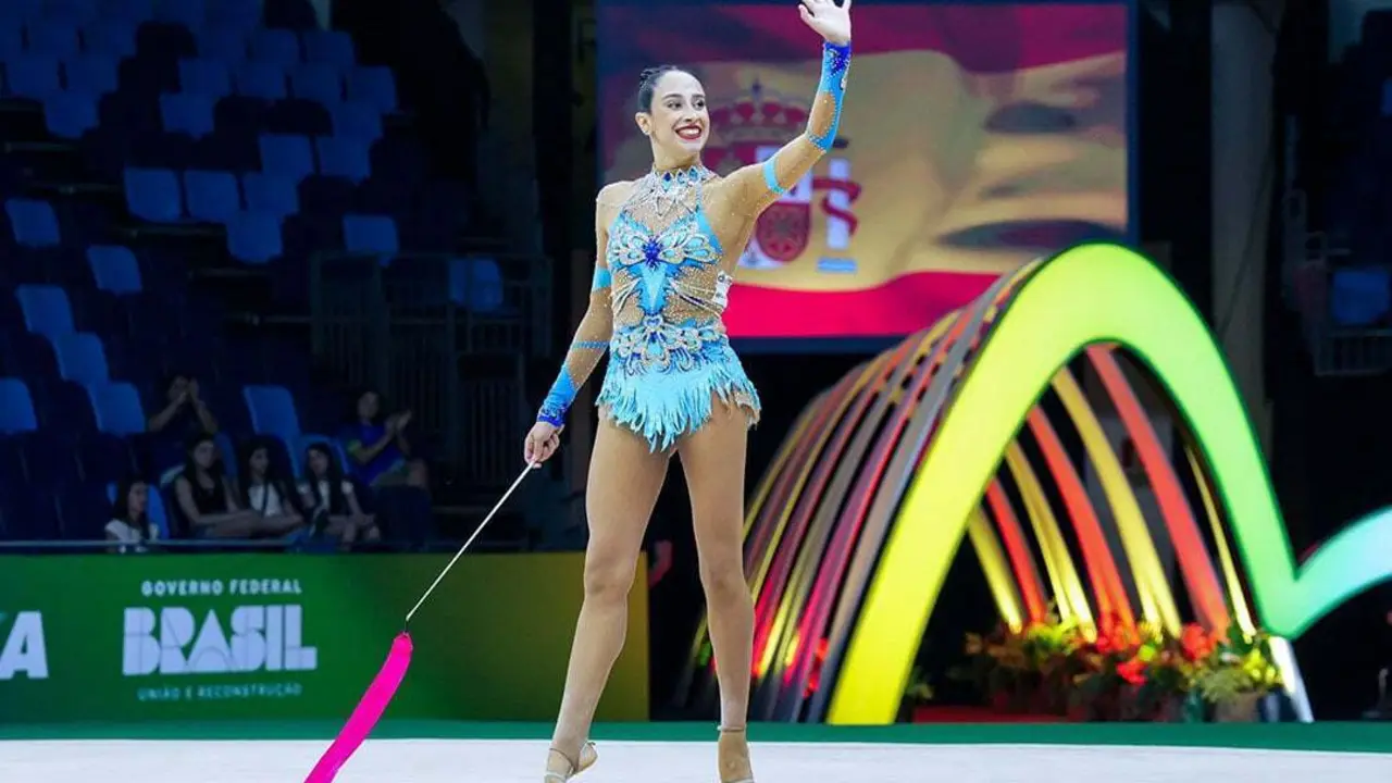Instantes de Alba Bautista en el Mundial de R&iacute;o de Janeiro. / X @REFGimnasia