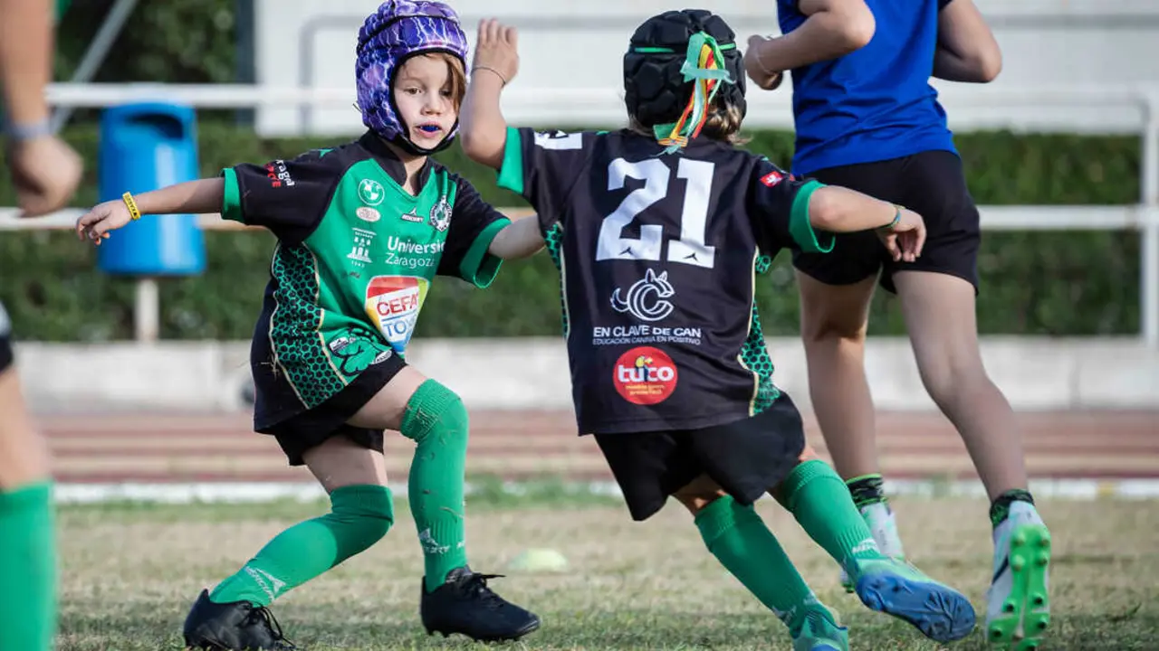 Los m&aacute;s peque&ntilde;os tambi&eacute;n disfrutan del rugby desde edades muy tempranas / Rugby Zaragoza