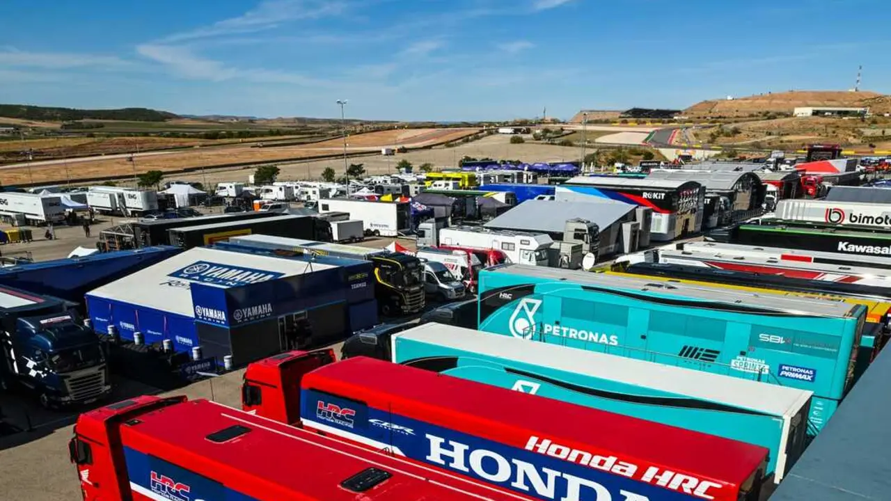 Imagen del paddock de MotorLand Arag&oacute;n durante la Tissot Arag&oacute;n Round 2025 / Motorland