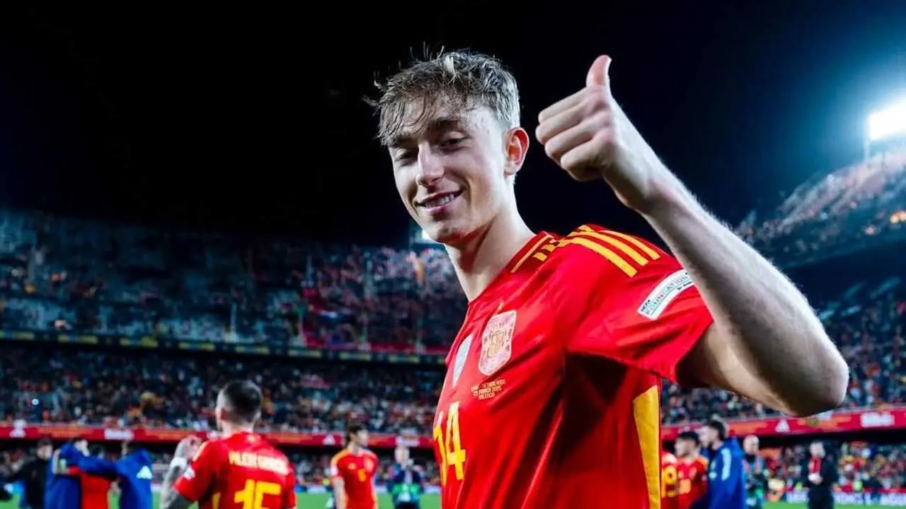 Dean Huijsen con la Selecci&oacute;n Espa&ntilde;ola. Fotograf&iacute;a: DAZN.