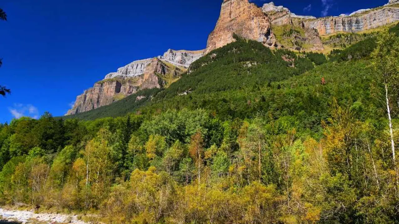 Imagen del Valle de Ordesa en oto&ntilde;o / Huesca La Magia