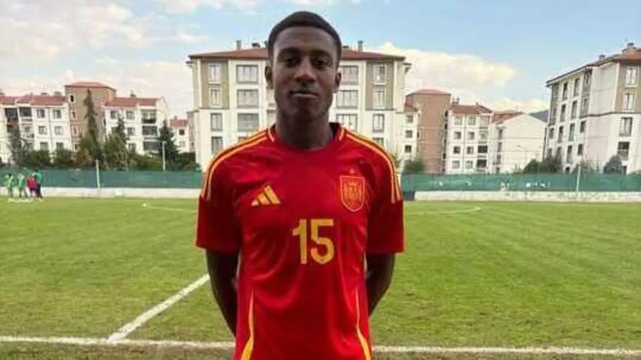 Alejandro Gomes en su primera convocatoria con la selecci&oacute;n espa&ntilde;ola sub-18