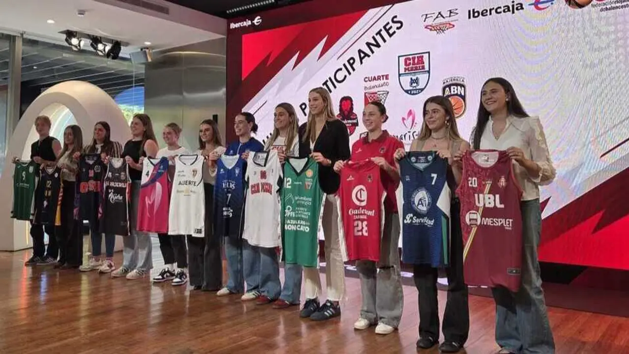 Imagen de todos los equipos participantes en la presentaci&oacute;n realizada en el Espacio Xplora de Ibercaja. Fotograf&iacute;a: FAB.