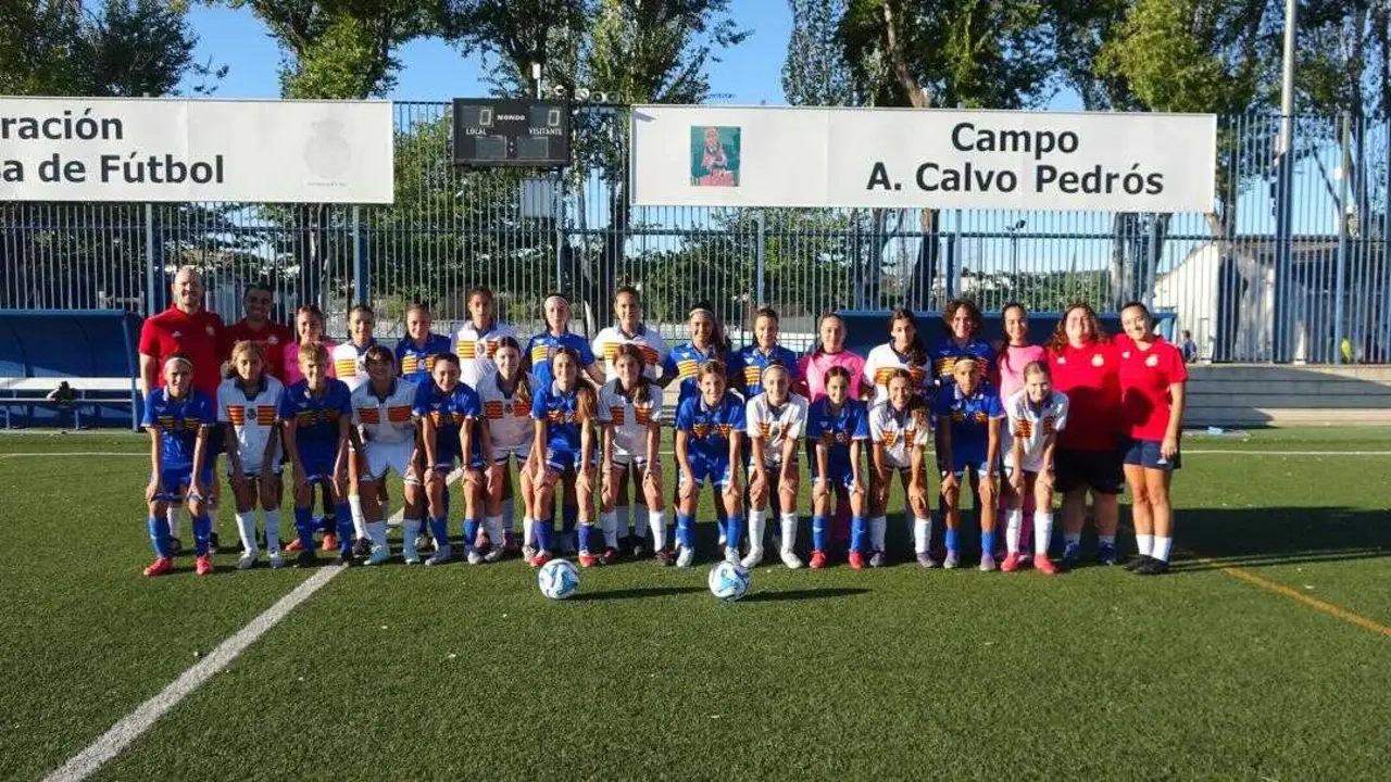 Jugadoras que forman la Selecci&oacute;n Aragonesa Sub-16. Fotograf&iacute;a: RFAF.