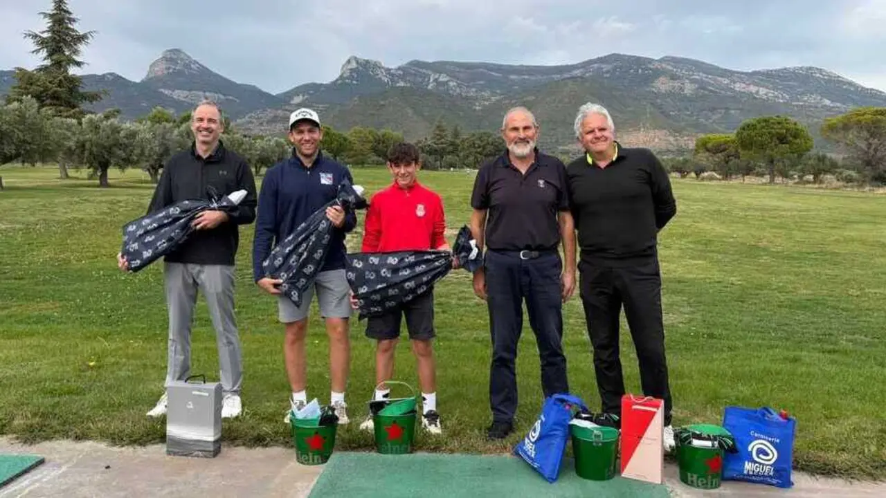Ganadores de la Liga Golf de este 2025. Fotograf&iacute;a: Golf Guara.