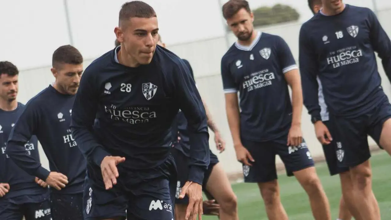 Arribas en un entrenamiento / SD Huesca