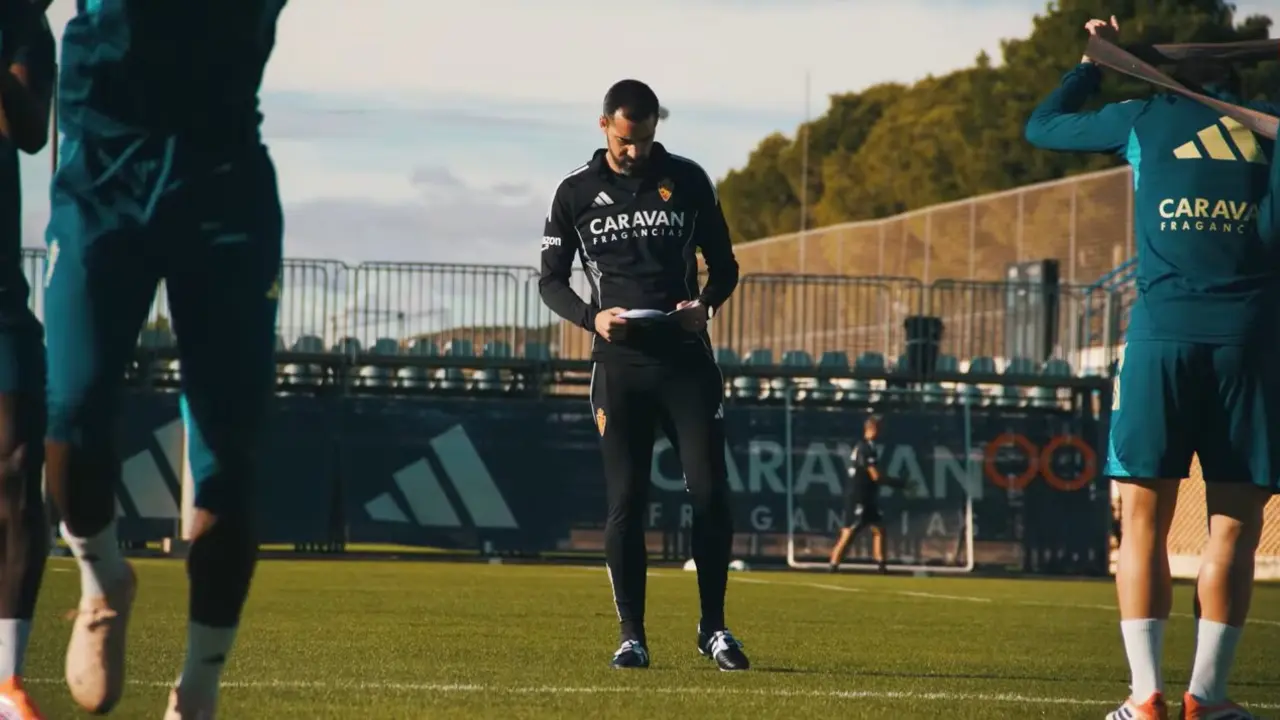 Rub&eacute;n Sell&eacute;s durante un entrenamiento con el Real Zaragoza / RZ