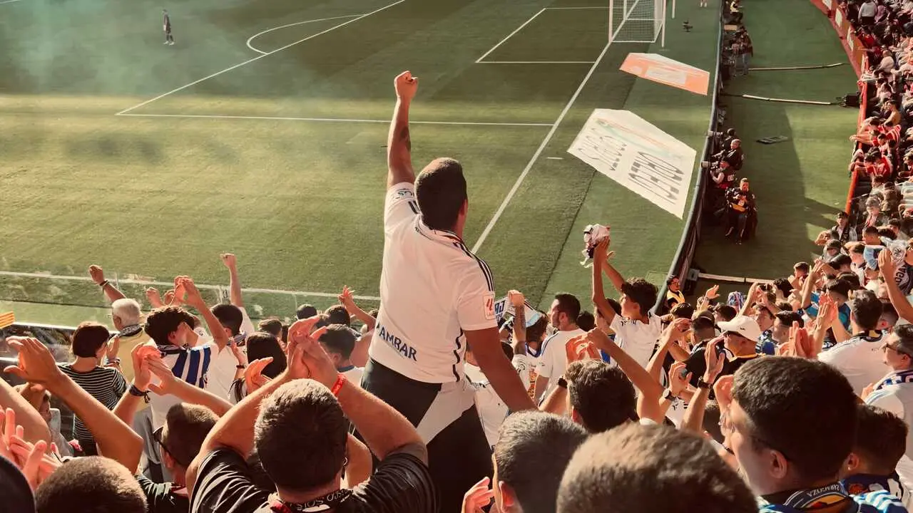La afici&oacute;n del Real Zaragoza en la &uacute;ltima visita a Gij&oacute;n / ALMUDENA SOPE&Ntilde;A