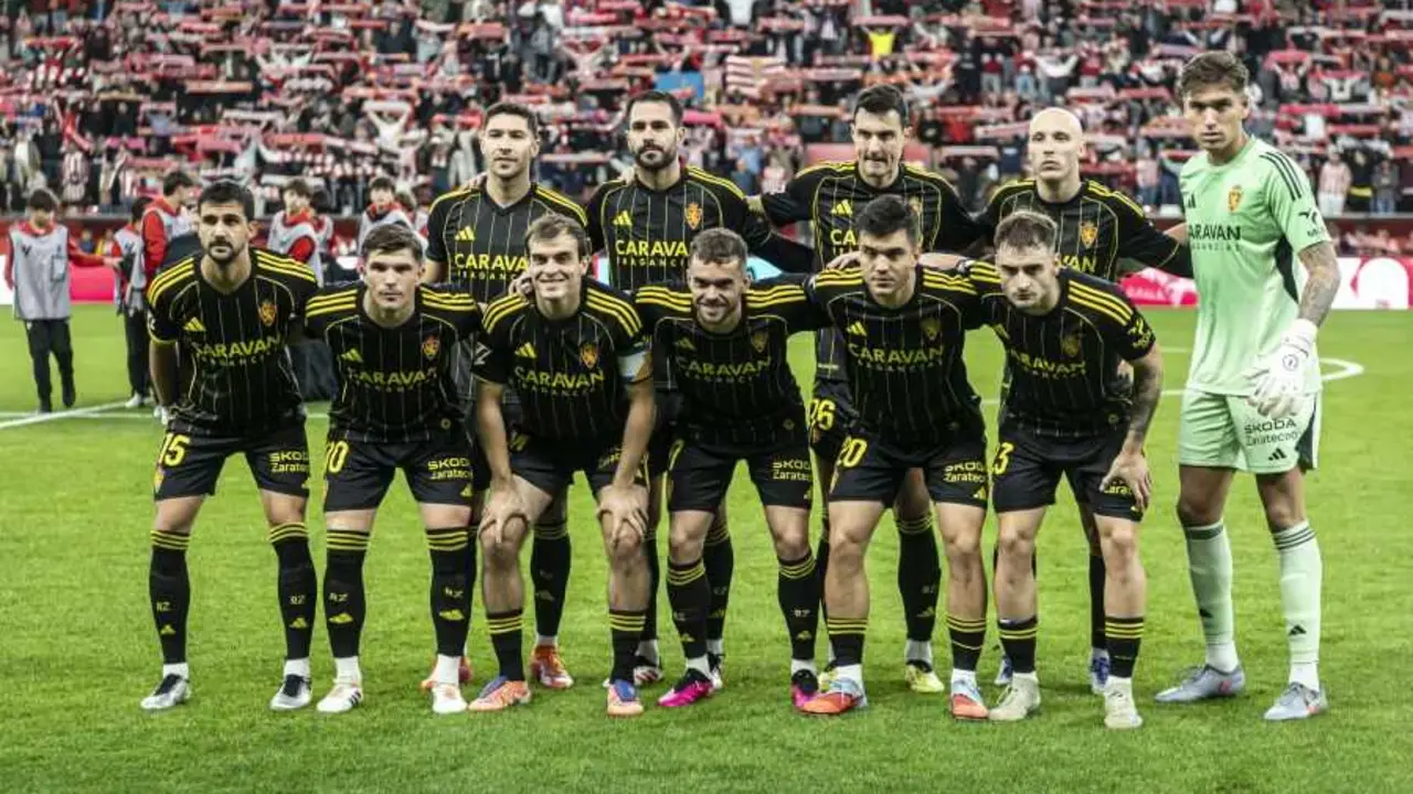 Once inicial del Real Zaragoza ante el Sporting de Gij&oacute;n / LaLiga