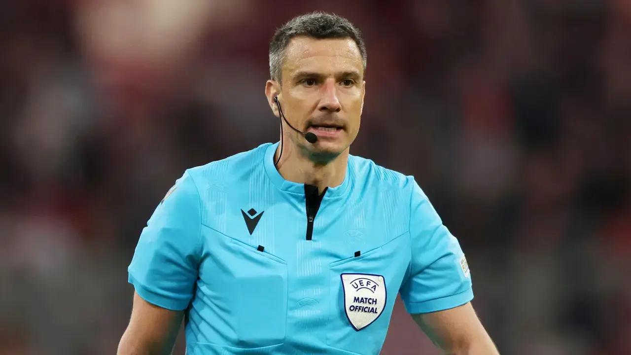 Slavko Vincic, &aacute;rbitro del partido entre Galatasaray y Fenerbahce en febrero / UEFA