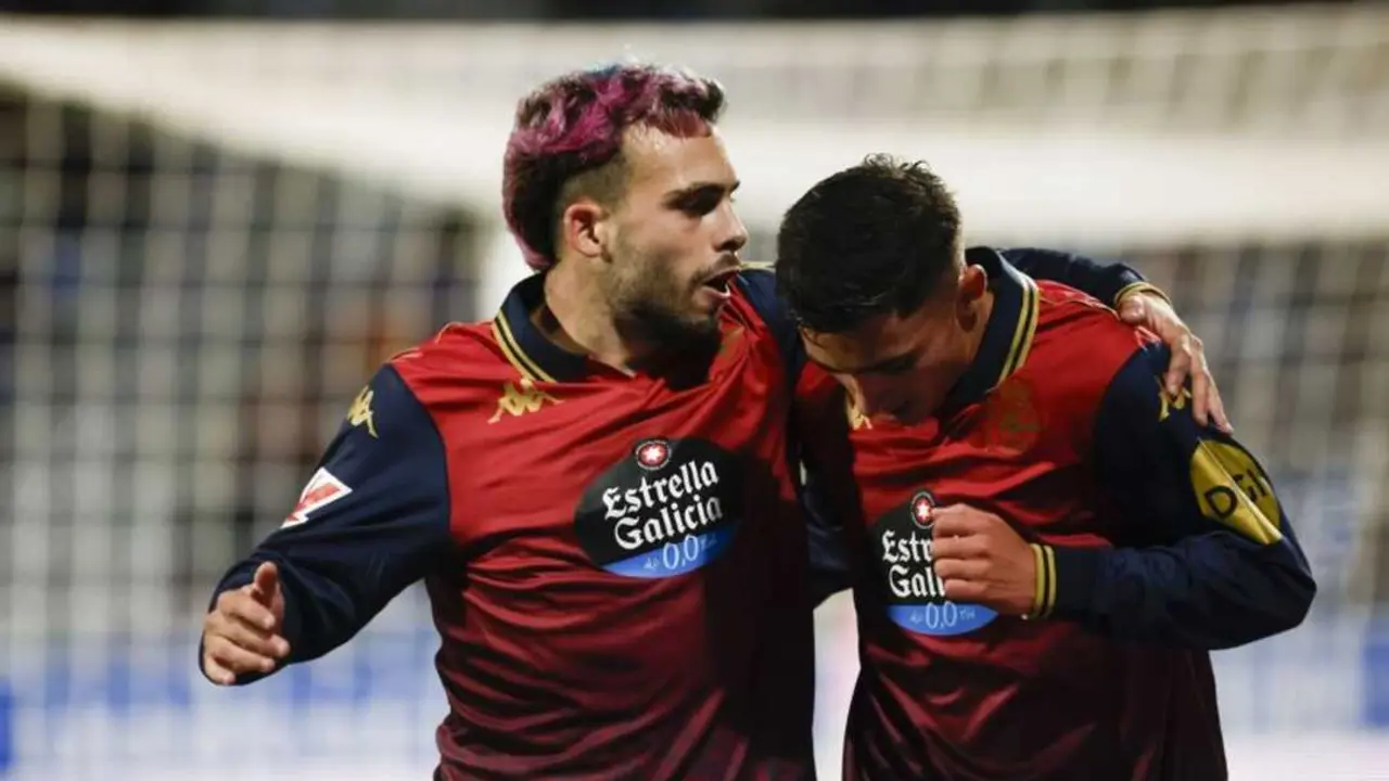Yeremay Hern&aacute;ndez y David Mella celebran la sentencia del encuentro / LA LIGA