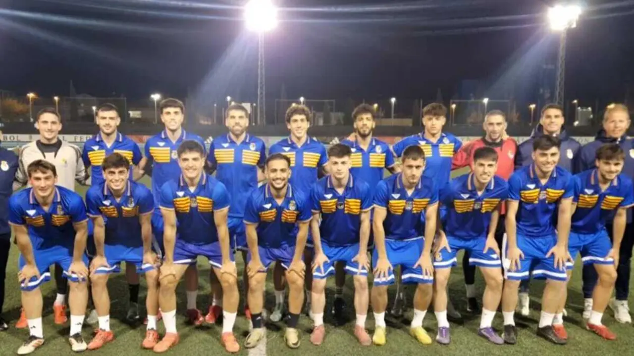 Arag&oacute;n y sus jugadores al completo. Fotograf&iacute;a: RFAF.