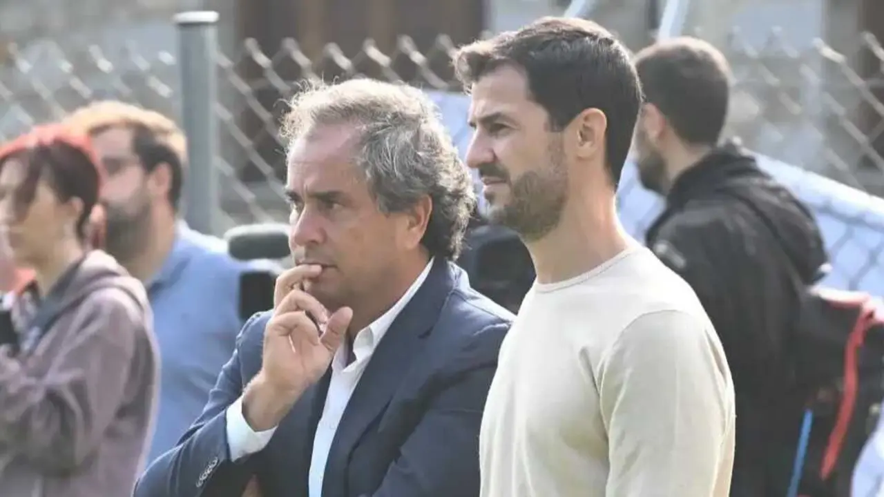 Juan Forc&eacute;n junto a Fernando L&oacute;pez presenciando un entrenamiento del Real Zaragoza en verano / RZ