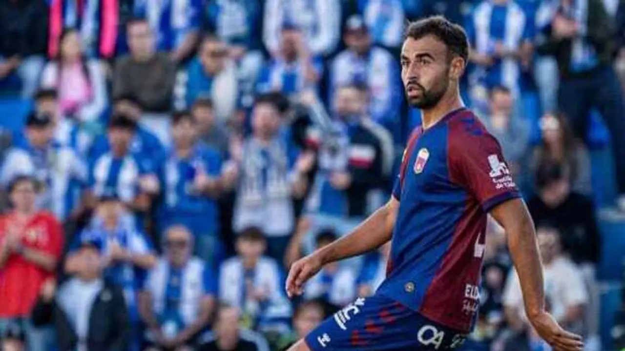 Jaime Vallejo, ayer ante el H&eacute;rcules / Eldense
