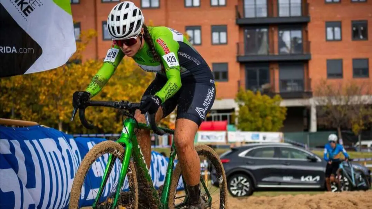 Ana L&oacute;pez durante la competici&oacute;n en Alcobendas. Fotograf&iacute;a: CC Oscense.