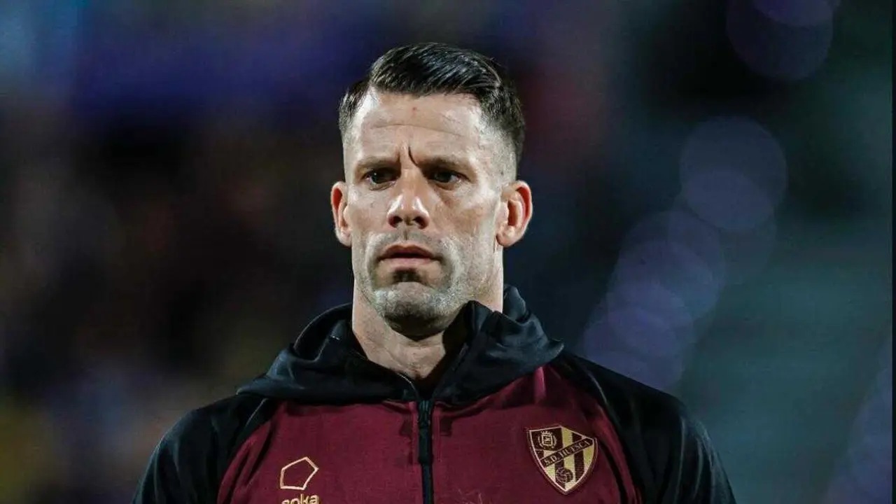 Dani Jim&eacute;nez no seguir&aacute; en Primera RFEF / SD Huesca