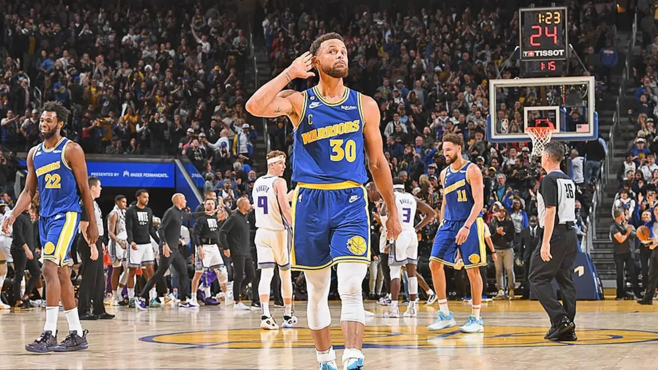 Stephen Curry / NBA