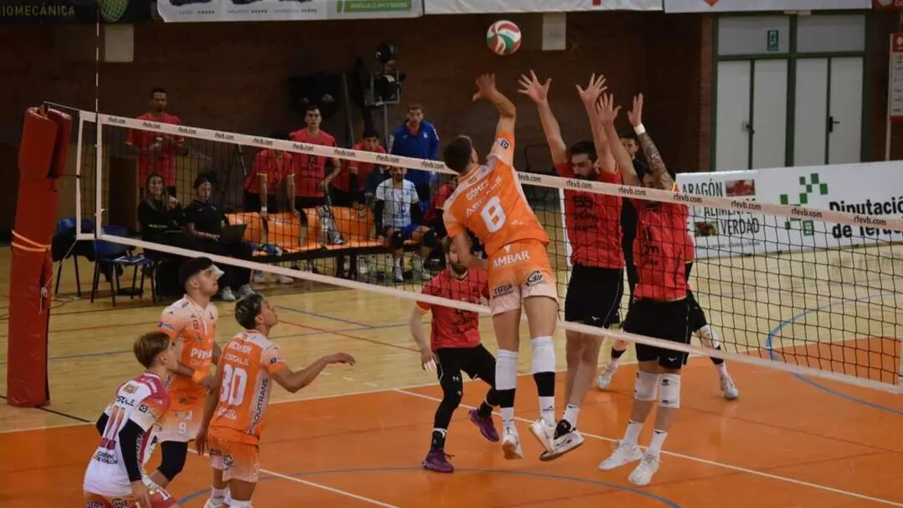 Imagen del duelo entre el Pamesa Teruel y el CV Legan&eacute;s. Fotograf&iacute;a: CV Teruel.