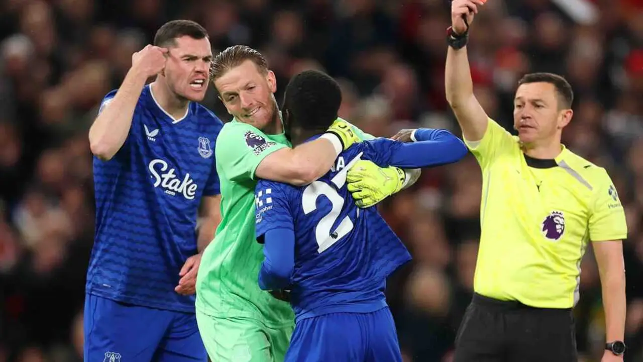 Pelea entre Gueye y Keane / THE INDEPENDENT