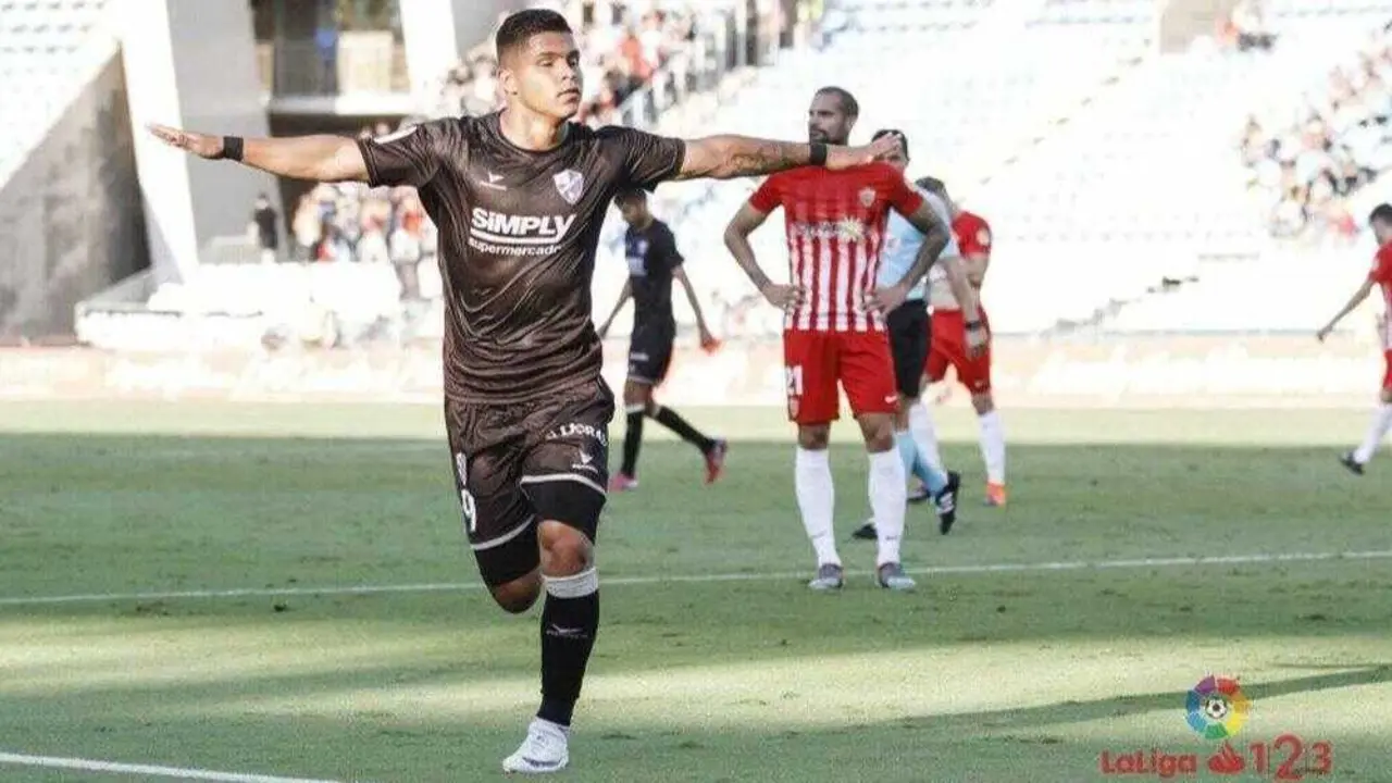 Cucho celebra un gol en Almer&iacute;a / LaLiga