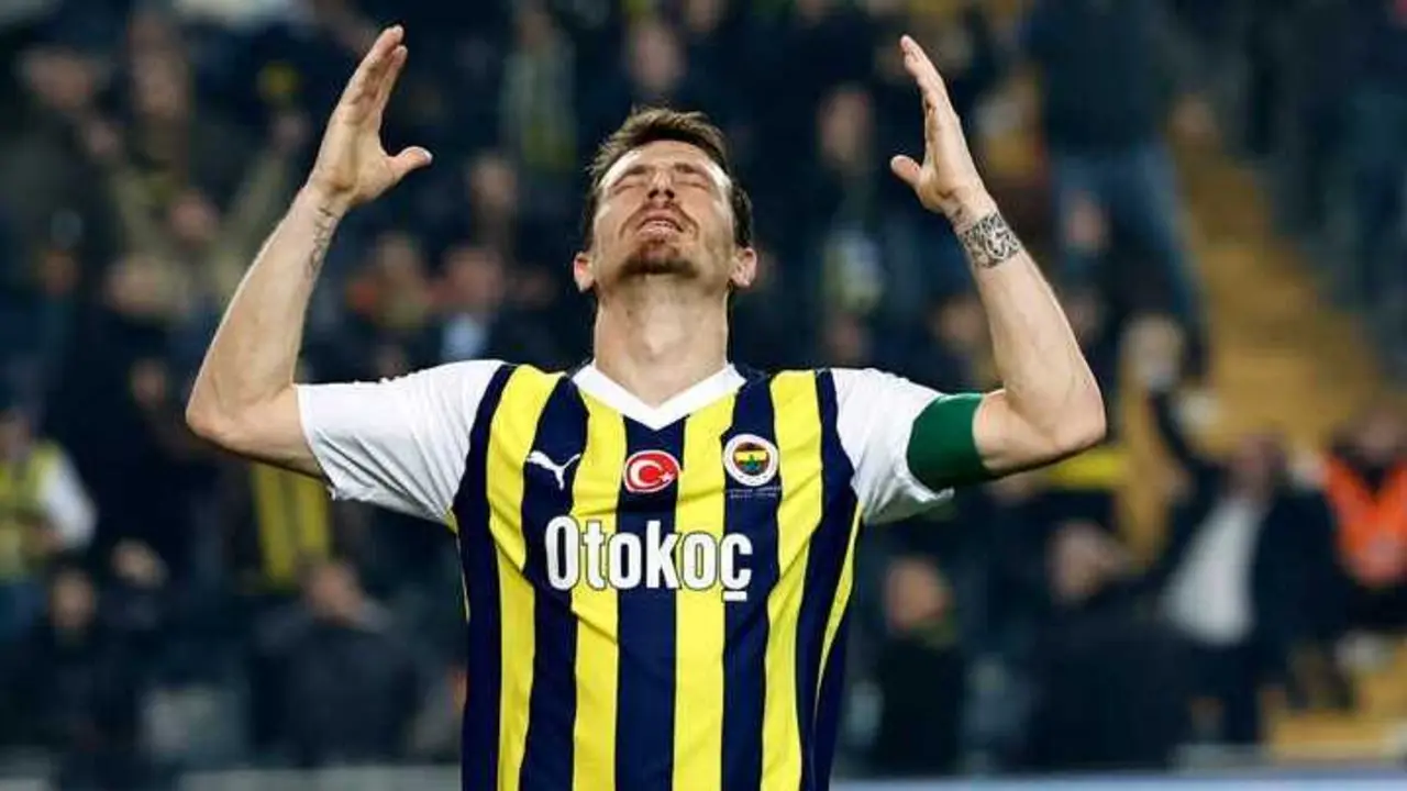 Mert Hakan Yandaş en el Fenerbah&ccedil;e