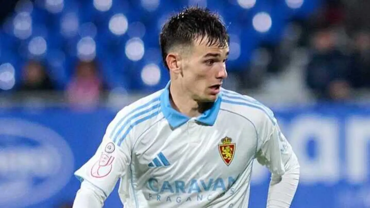 Pau Sans en el partido contra el Burgos / Real Zaragoza