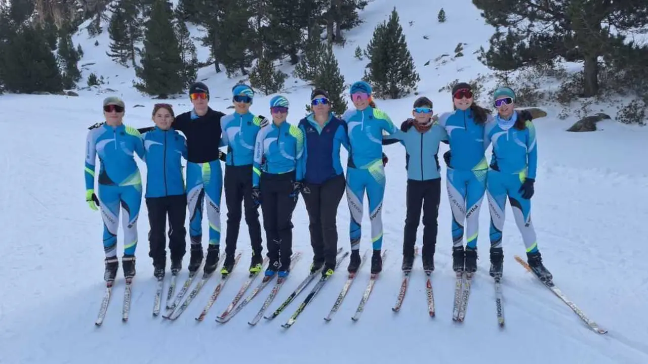 J&oacute;venes participantes en el