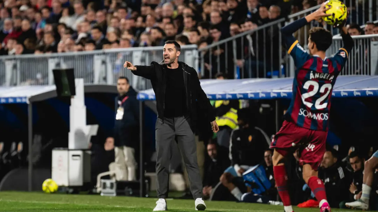 Rub&eacute;n Sell&eacute;s con el Real Zaragoza / MARCOS CEBRI&Aacute;N