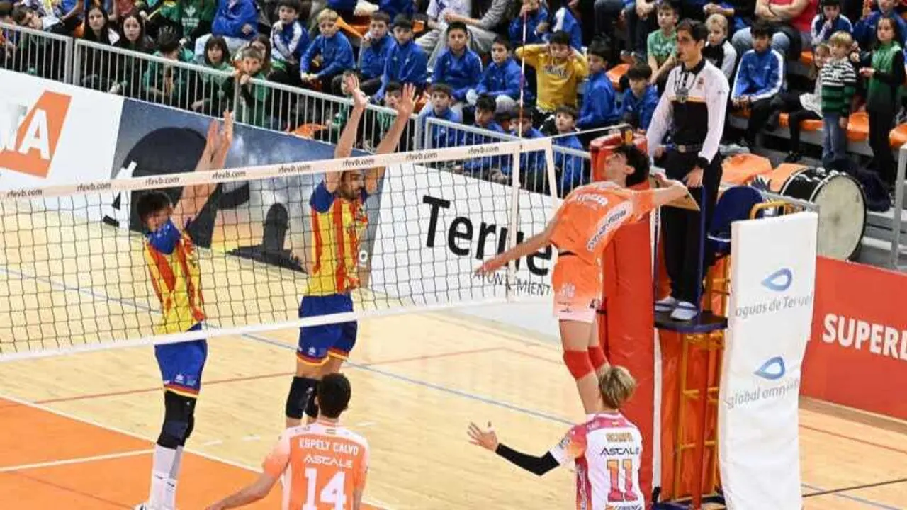 Imagen del duelo disputado en Los Planos. Fotograf&iacute;a: CV Teruel.