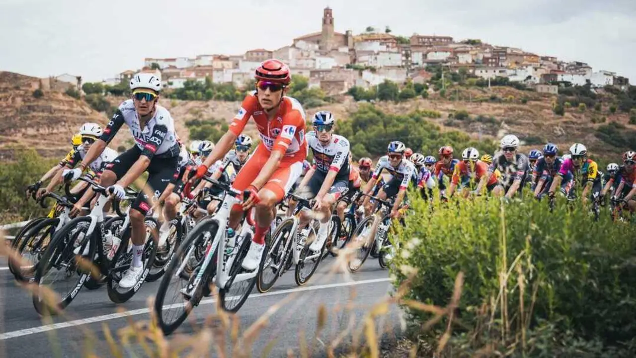 Ciclistas en edici&oacute;n pasada de La Vuelta. Fotograf&iacute;a: La Vuelta.