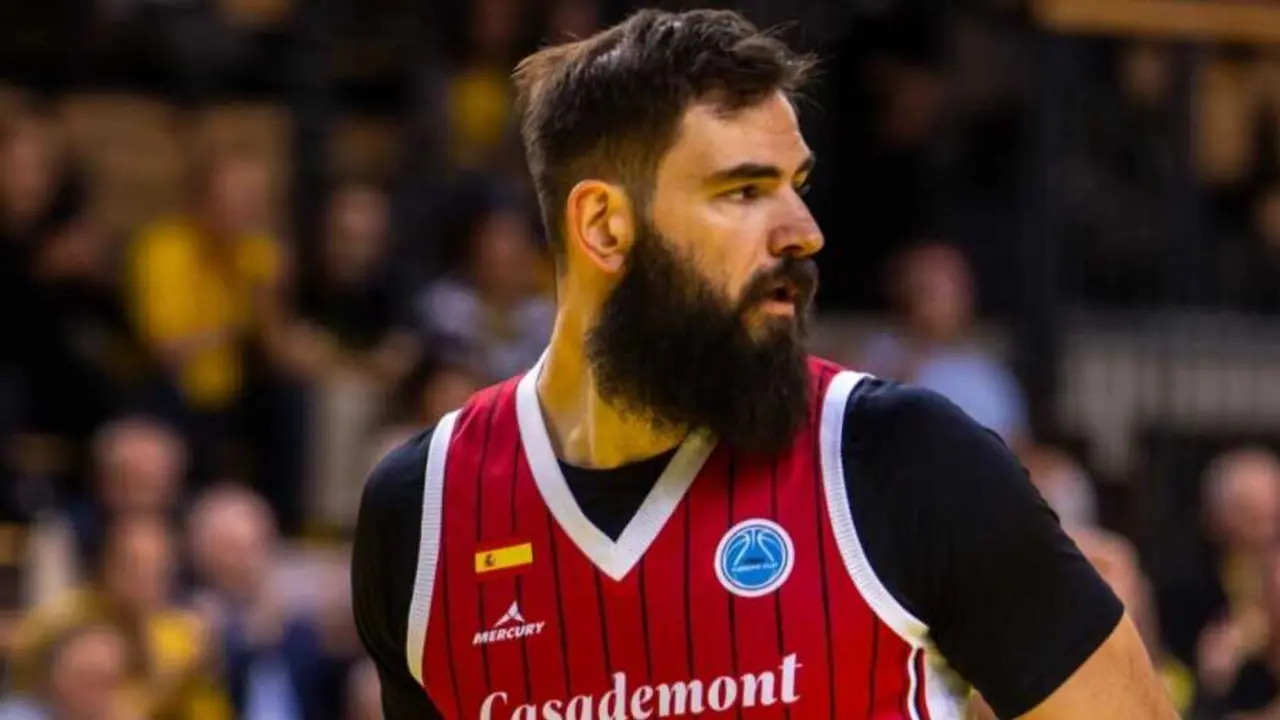 Bojan Dubljevic, durante un encuentro en FIBA Europe Cup. Fotograf&iacute;a: FIBA.