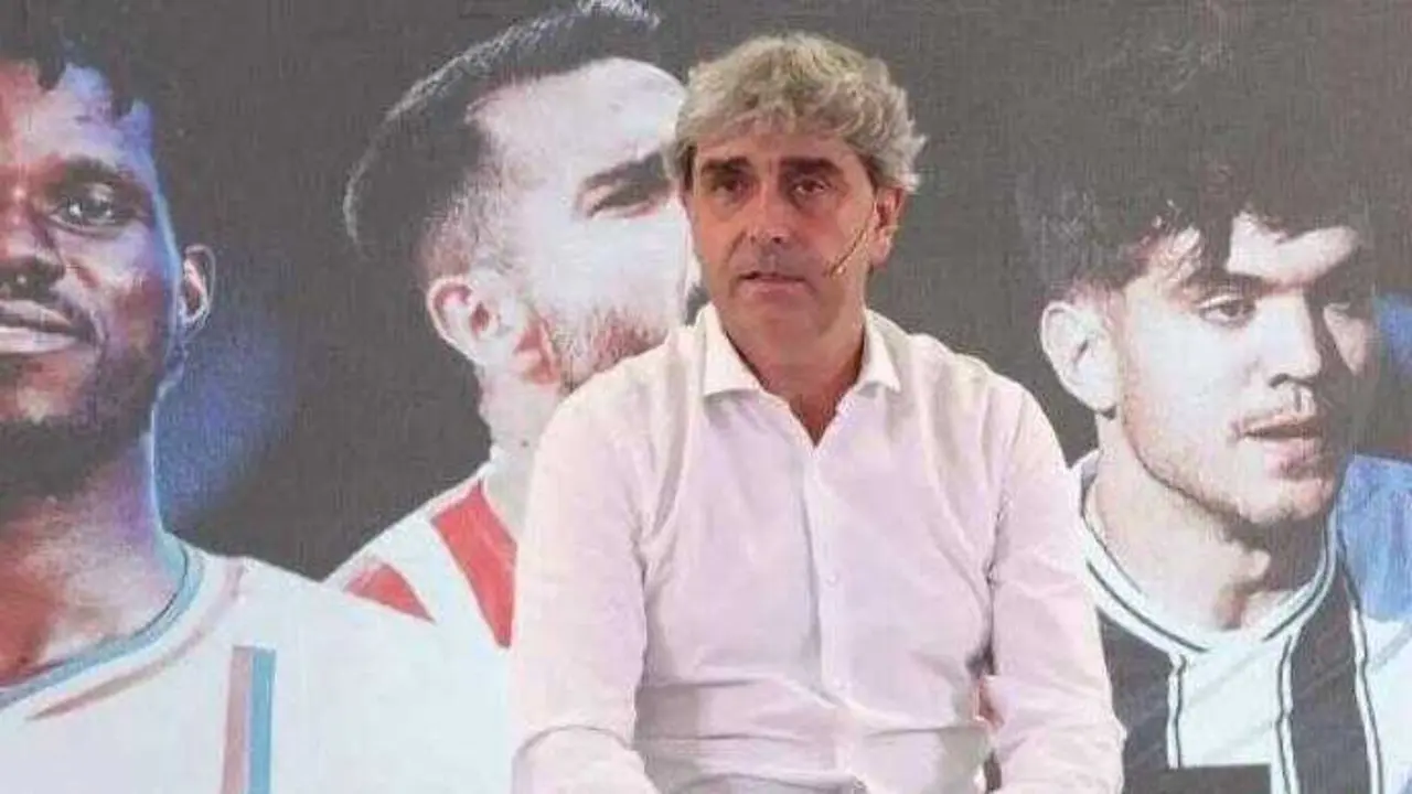Txema Indias en una presentaci&oacute;n con el Real Zaragoza