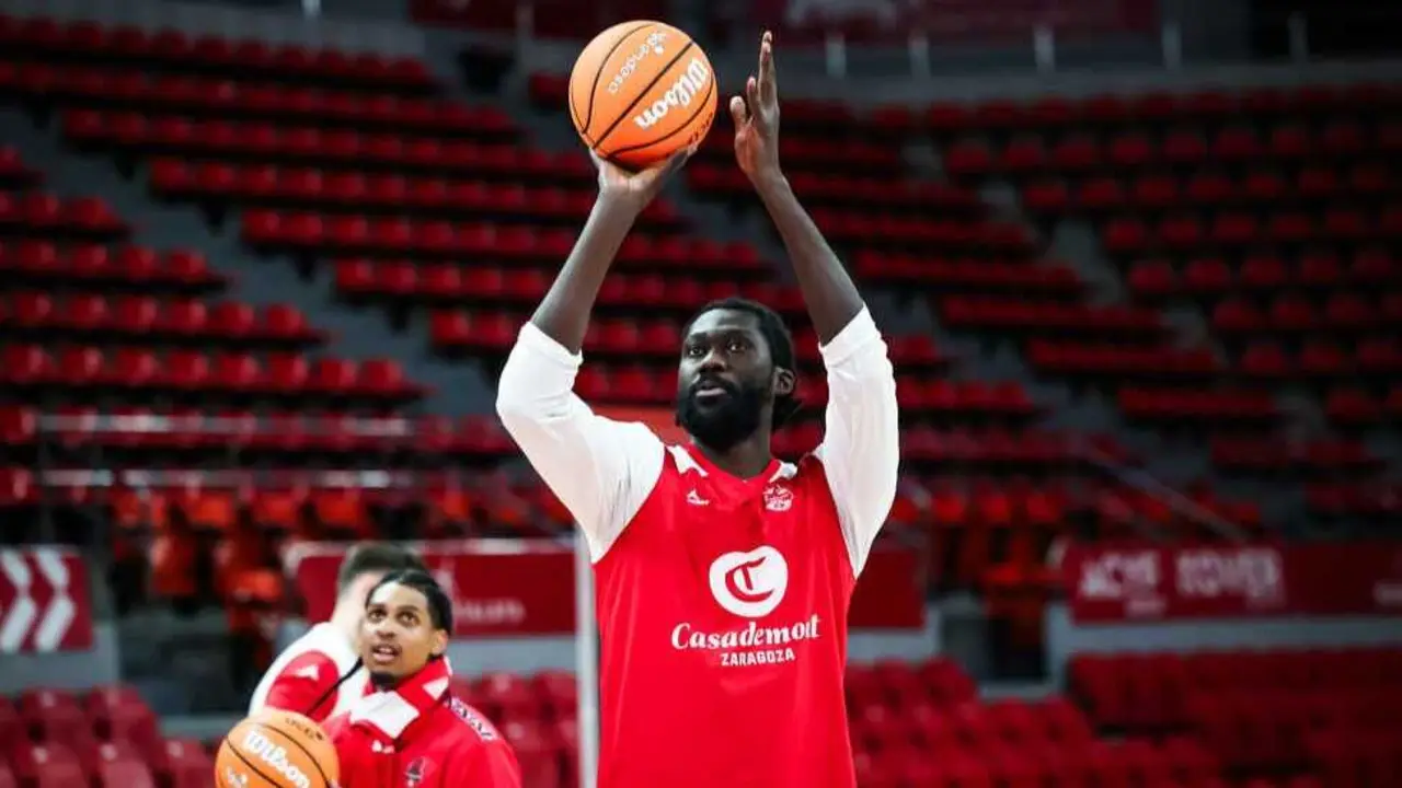 Christ Koumadje, durante un entrenamiento. Fotograf&iacute;a: Esther Casas.