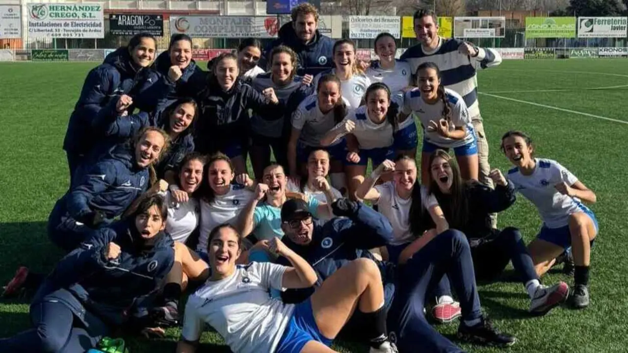 El Zaragoza CFF festejando el triunfo. Fotograf&iacute;a: Zaragoza CFF.