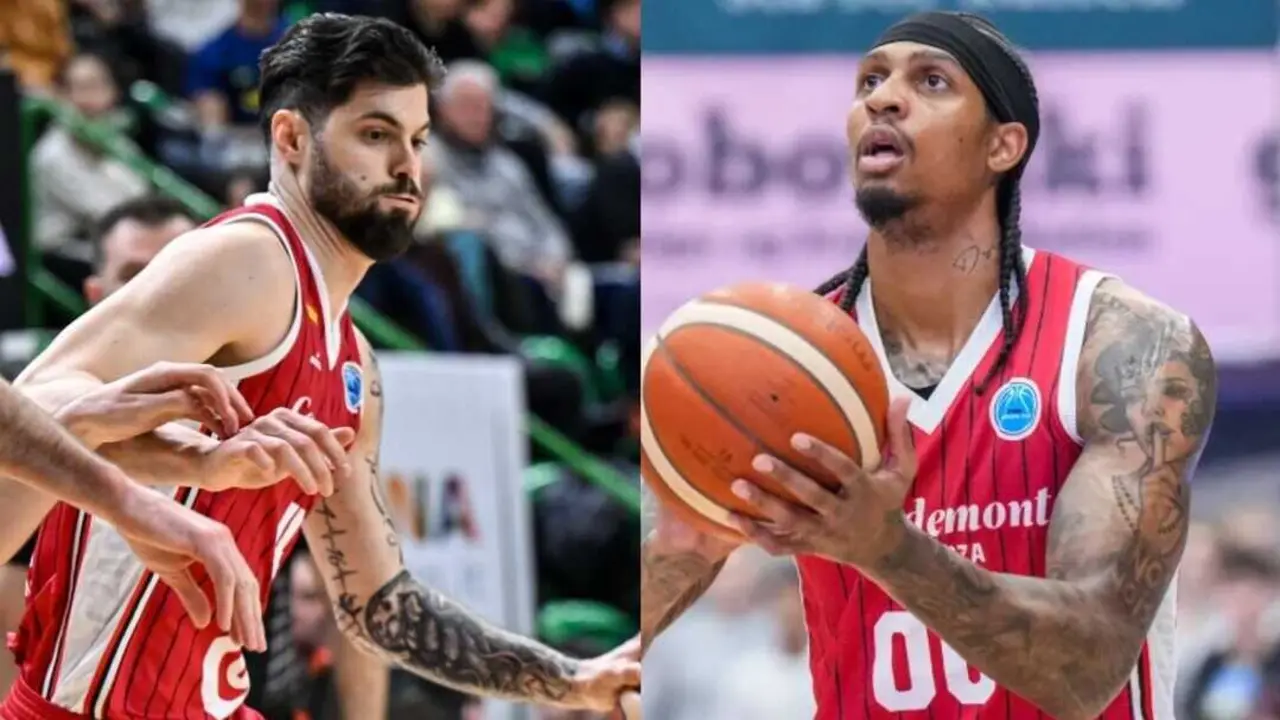 Santi Yusta y Devin Robinson. Fotograf&iacute;as: FIBA.