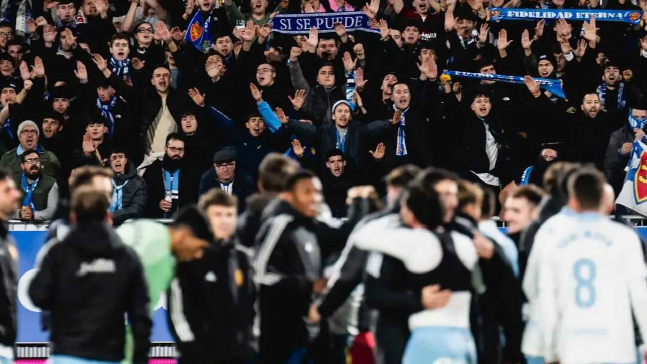 Afici&oacute;n del Real Zaragoza tras un partido / Marcos Cebri&aacute;n