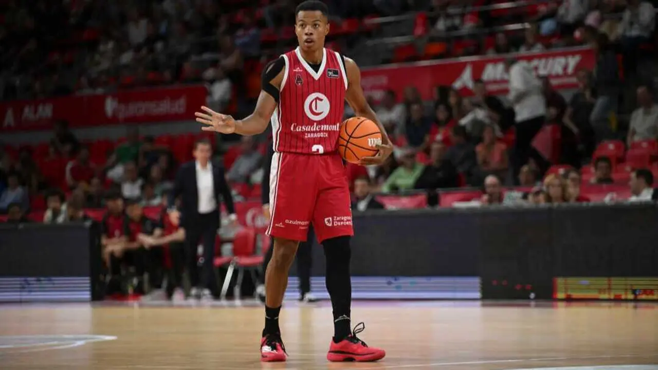 Trae Bell-Haynes durante un duelo liguero. Fotograf&iacute;a: Esther Casas / Casademont Zaragoza.
