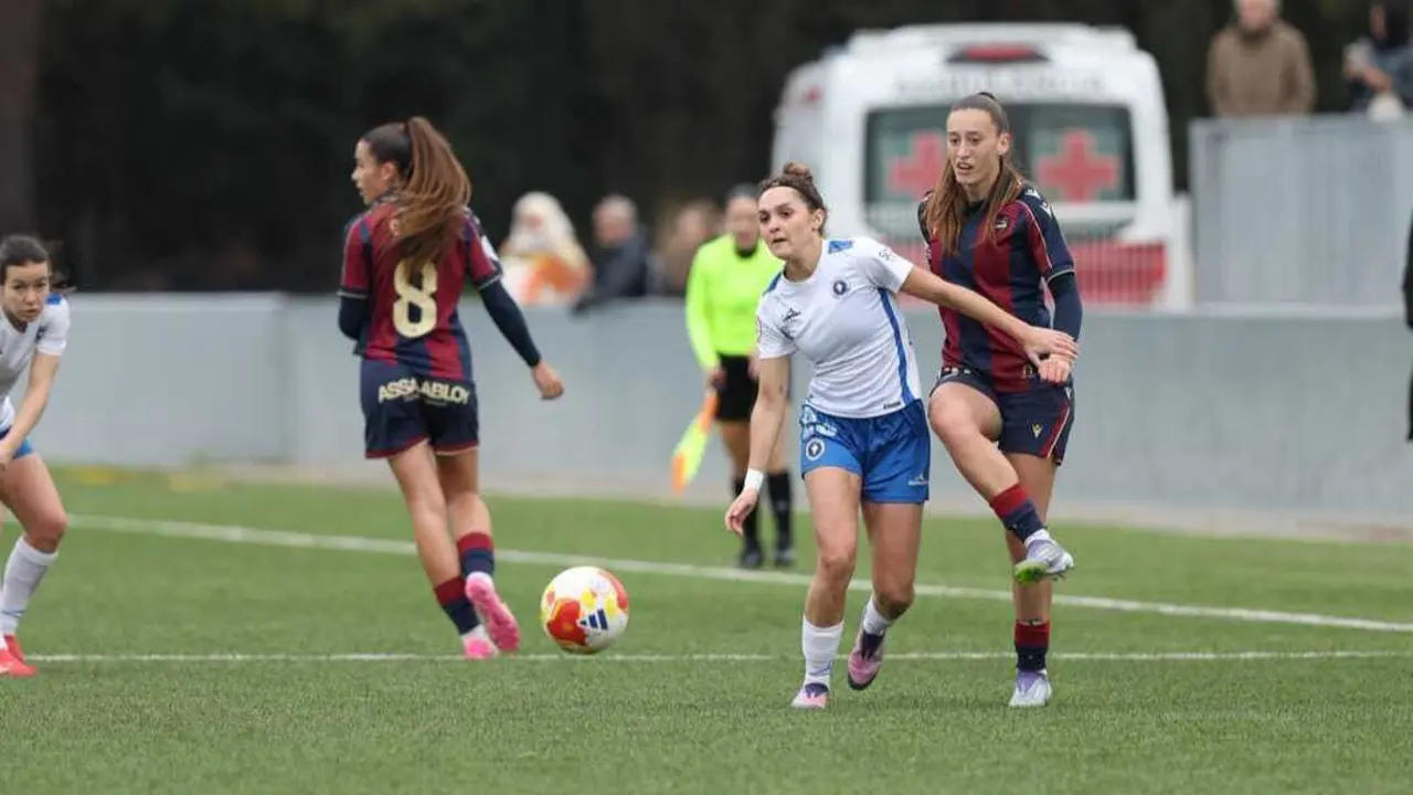 Imagen del duelo entre Zaragoza CFF y Levante 'B'. Fotograf&iacute;a: Zaragoza CFF.