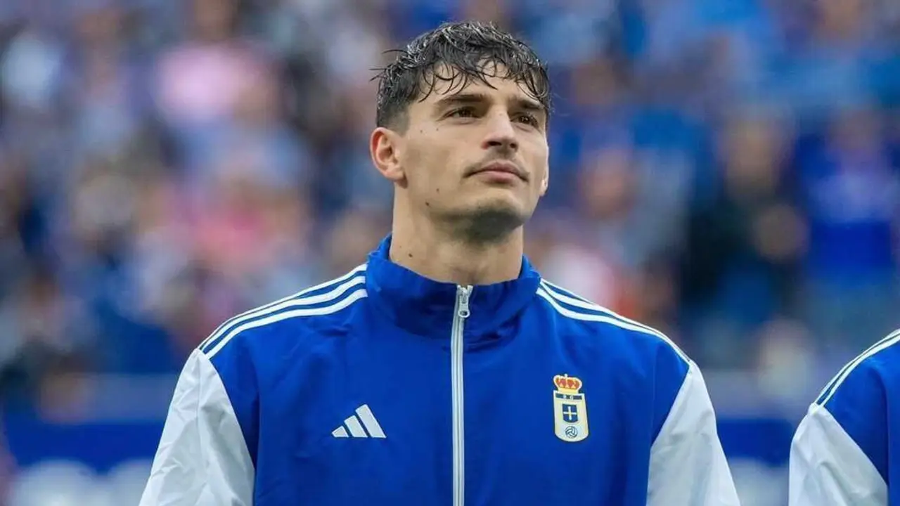 Oier Luengo con el Real Oviedo / RRSS