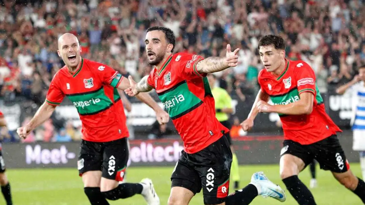 Rober Gonz&aacute;lez celebrando un gol con el NEC Nemiga