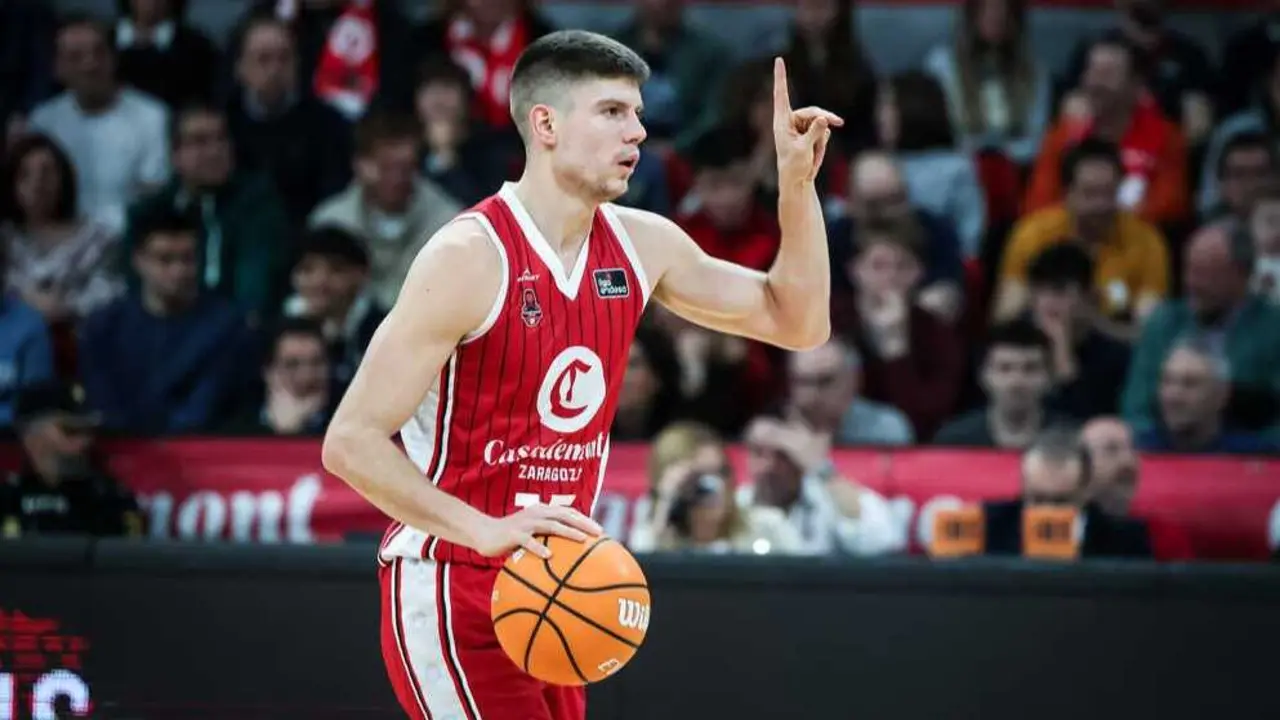 Joaqu&iacute;n Rodr&iacute;guez durante un duelo con el Casademont Zaragoza. Fotograf&iacute;a: Esther Casas / Casademont Zaragoza.