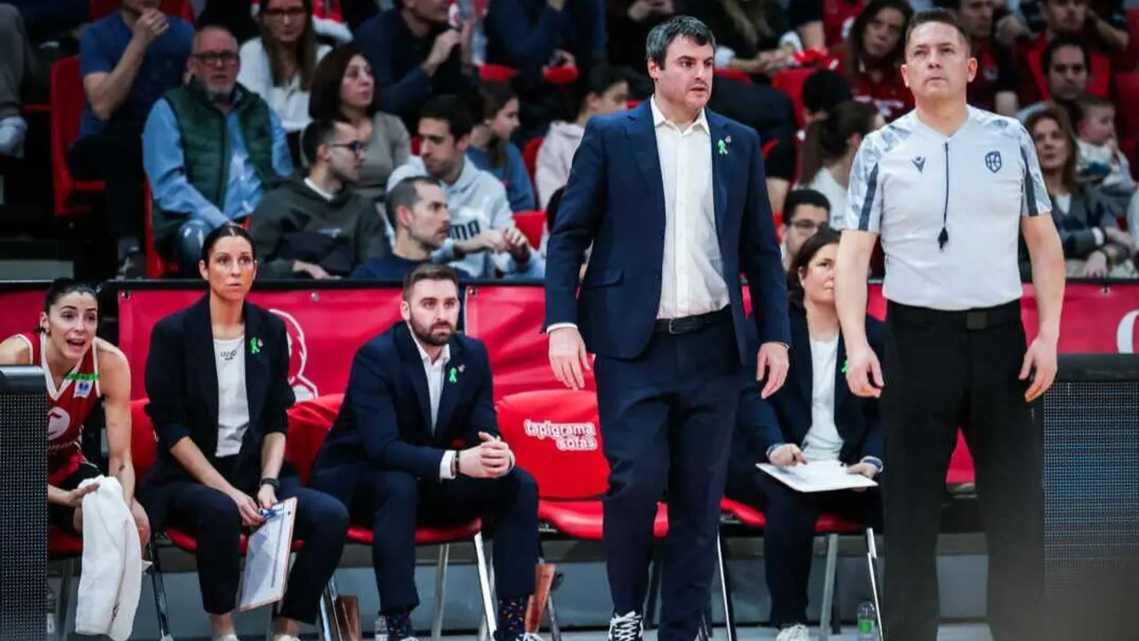Carlos Cantero, durante el duelo ante Valencia Basket. Fotograf&iacute;a: Esther Casas / Casademont Zaragoza.