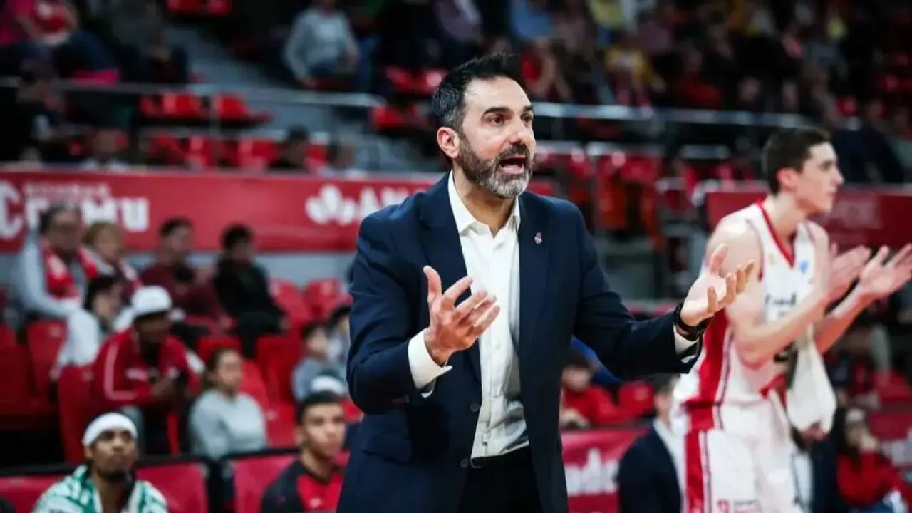 Jes&uacute;s Ram&iacute;rez, durante el duelo ante Sassari. Fotograf&iacute;a: Esther Casas / Casademont Zaragoza.