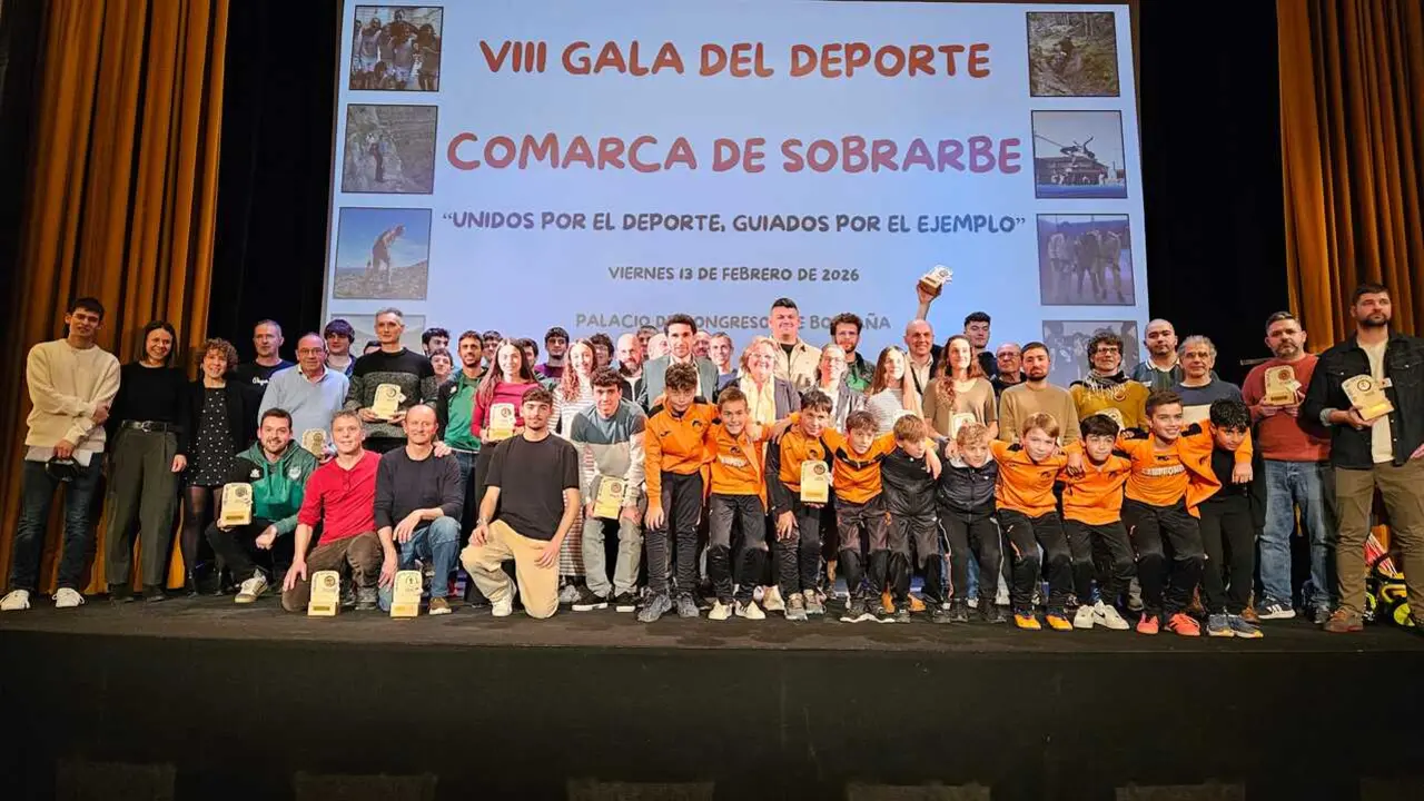 Foto de familia a la conclusi&oacute;n de la gala. Fotograf&iacute;a: Comarca Sobrarbe.
