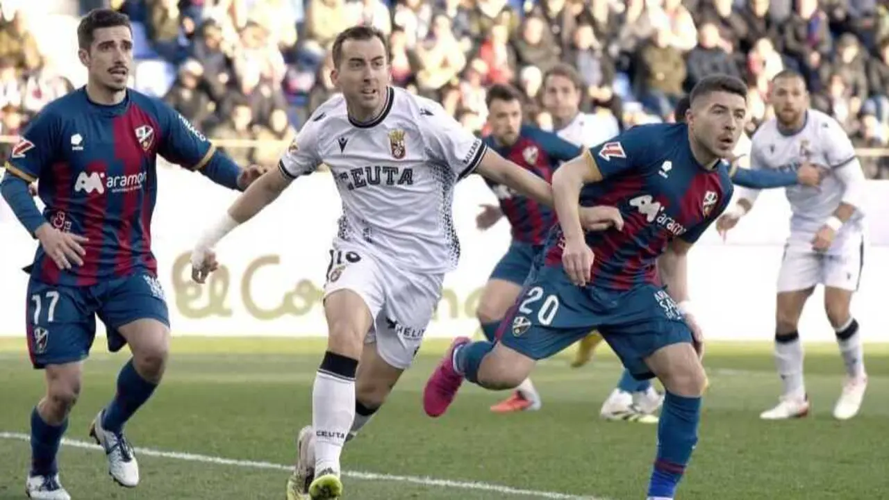 Portillo anot&oacute; su primer gol con la SD Huesca / LaLiga