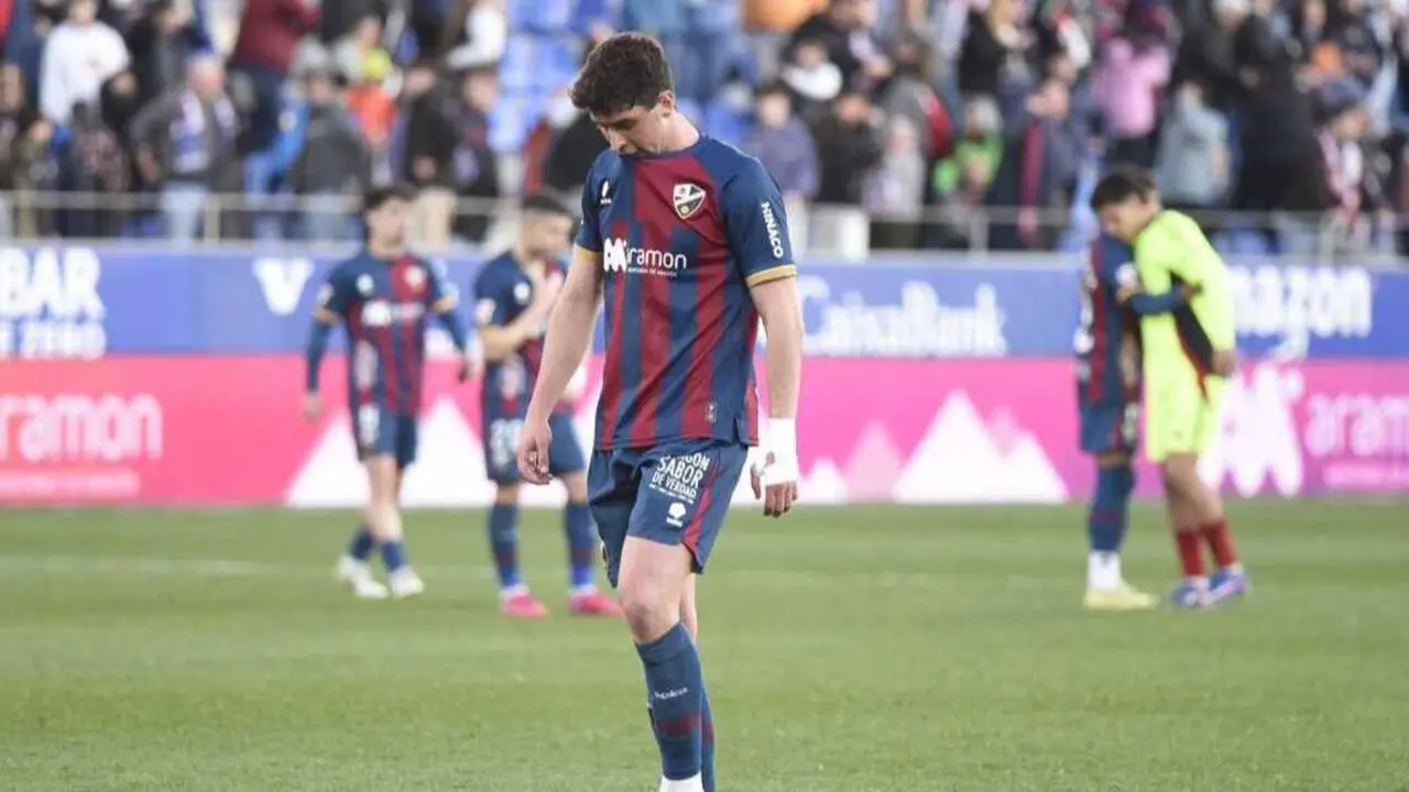 Enol se lamenta tras perder con el Mirand&eacute;s / LaLiga