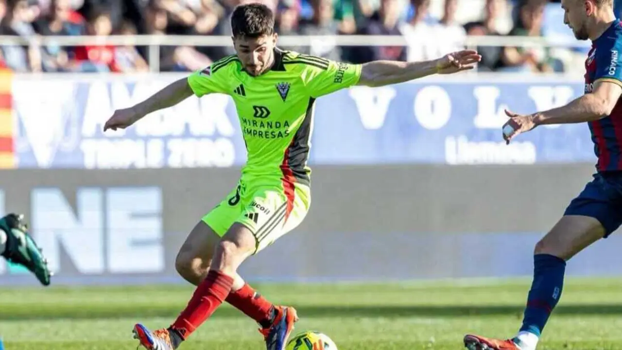 Javi Hern&aacute;ndez con el Mirand&eacute;s / RRSS