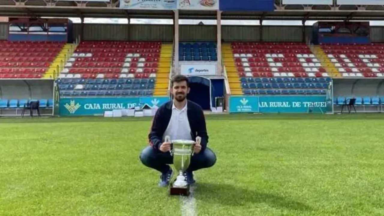 Fran Gracia en el estadio de Pinilla, durante su etapa como director deportivo del CD Teruel
