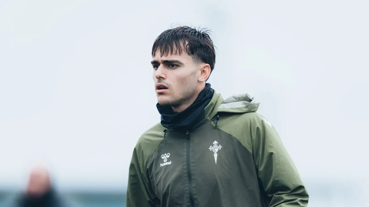 Miguel Rom&aacute;n durante un entrenamiento con el Celta
